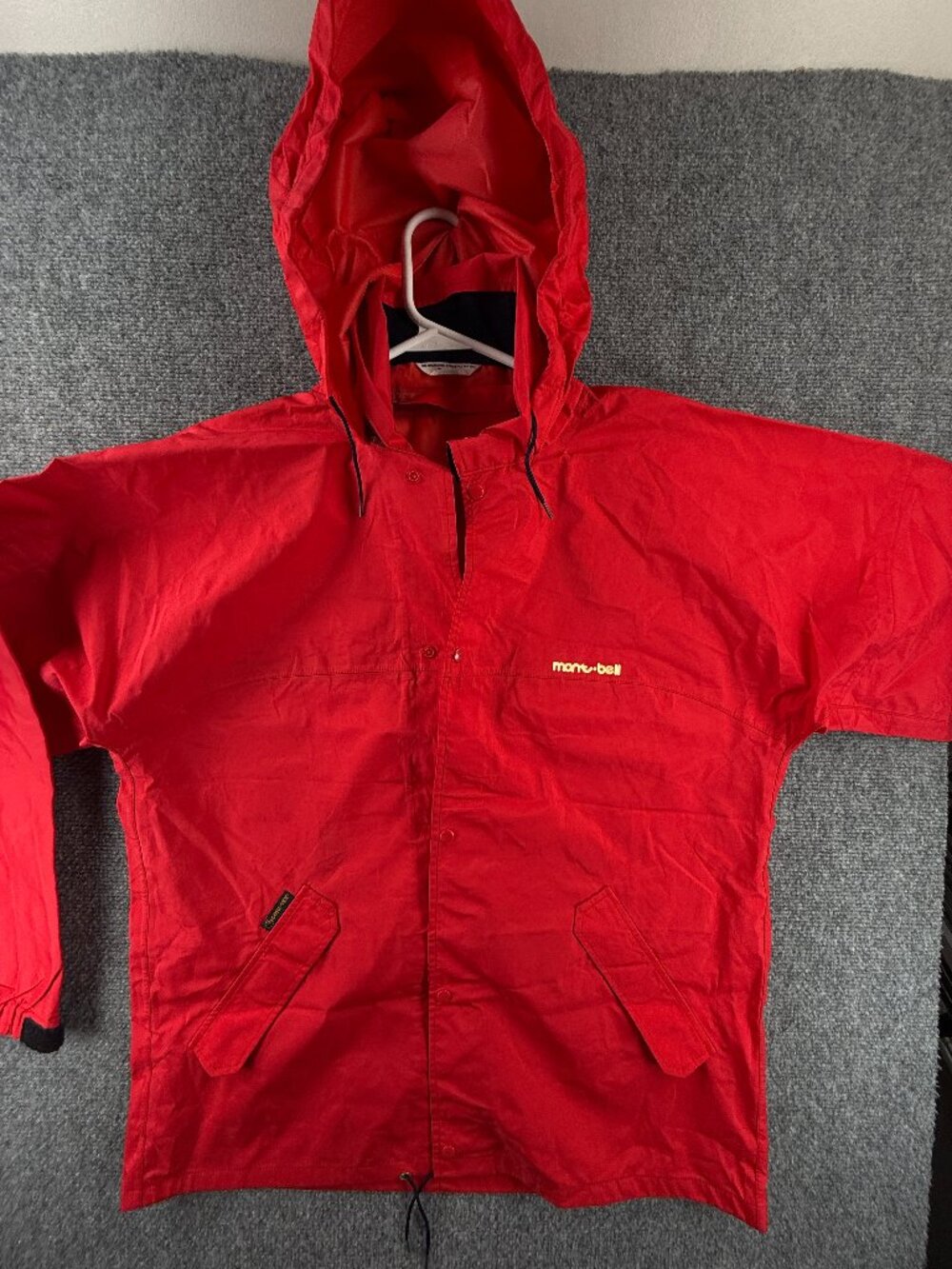 VTG Montbell * Red Jacket Windbreaker Medium Logo Gore-Tex Mens Solid Nylon